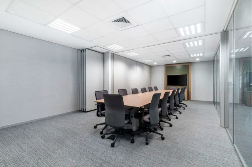Sala para reuniões maiores na Regus Domo Corporate ABC